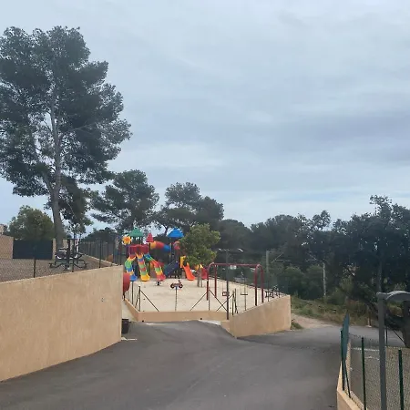 Avec Vue Panoramique Sur La Mer Mediterranee Aldeamento Turístico Saint-Raphaël